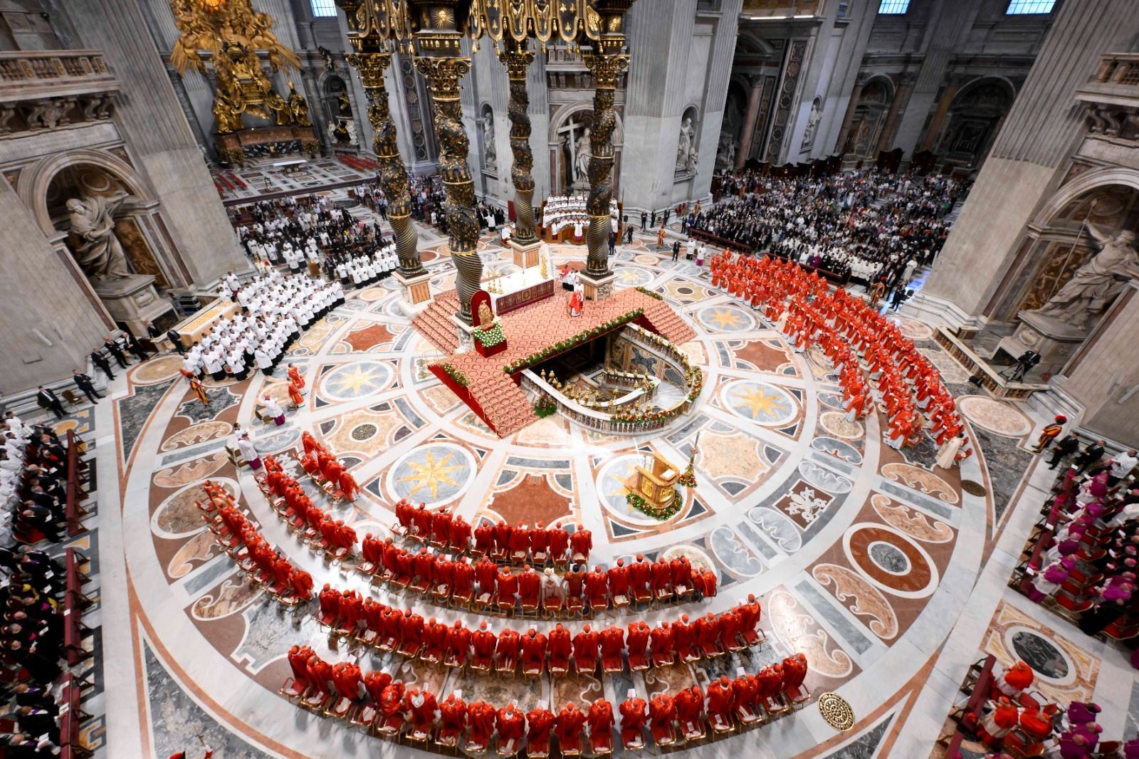 Missa pré-conclave tem apelo de cardeais em favor da 'unidade de Igreja'