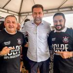 Corinthians assina contrato profissional com meia liberado da base sem jogar