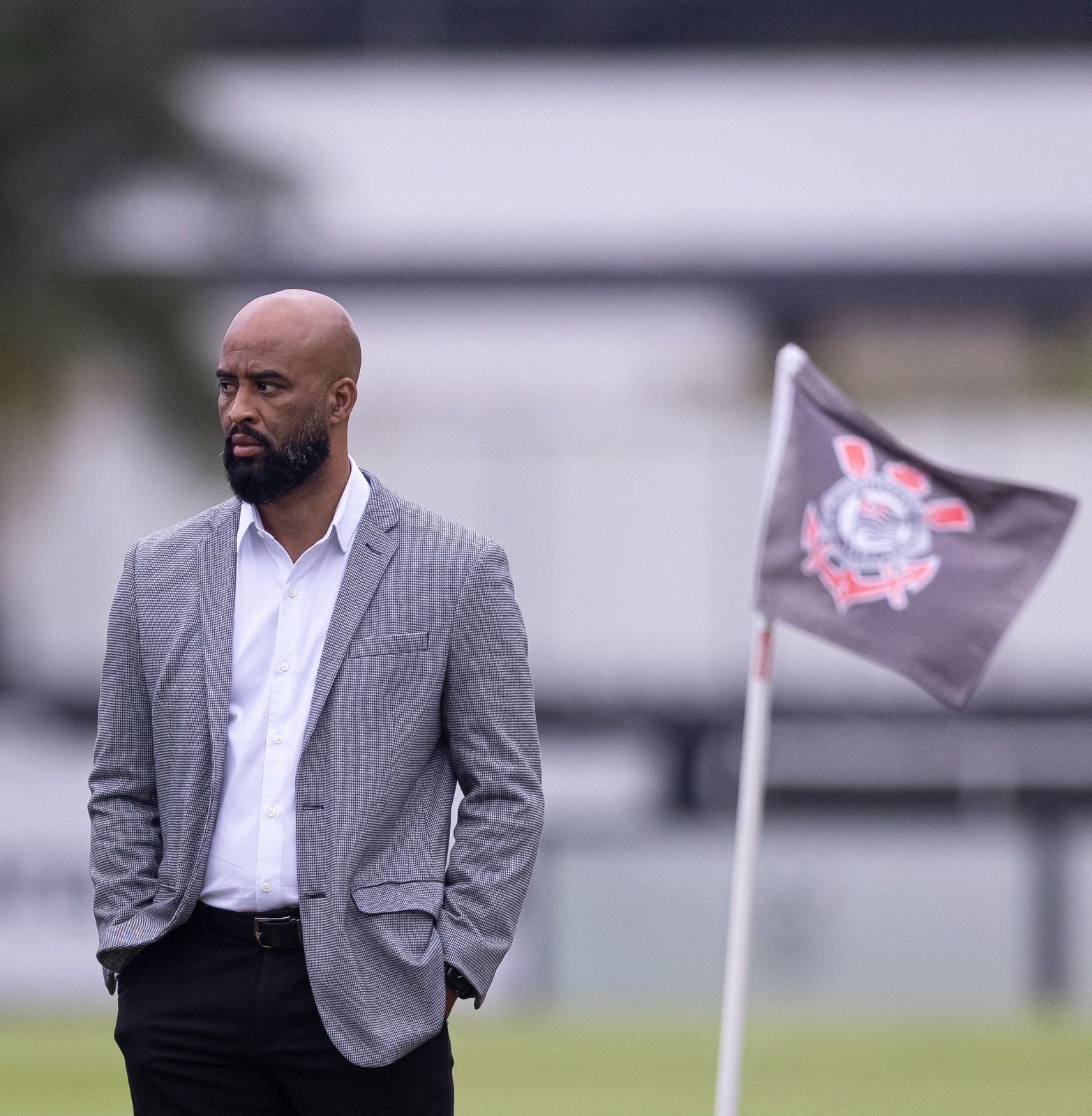 Corinthians estuda contratação de lateral para competir com Matheuzinho