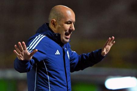 Lances do jogo entre Mushuc Runa e Cruzeiro, em Riobamba, pela Copa Libertadores