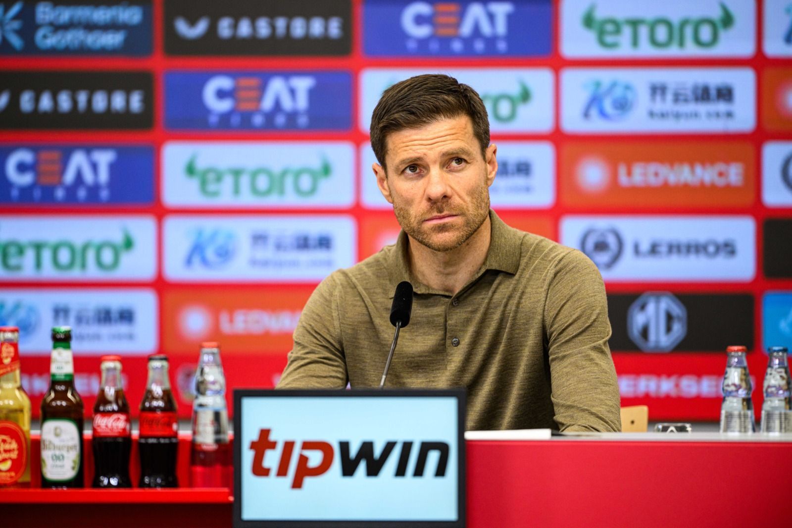 Bayer Leverkusen anuncia saída do técnico Xabi Alonso ao final da temporada