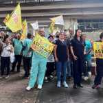 Servidores da Fhemig protestam por melhores condições de trabalho e reajuste salarial em BH