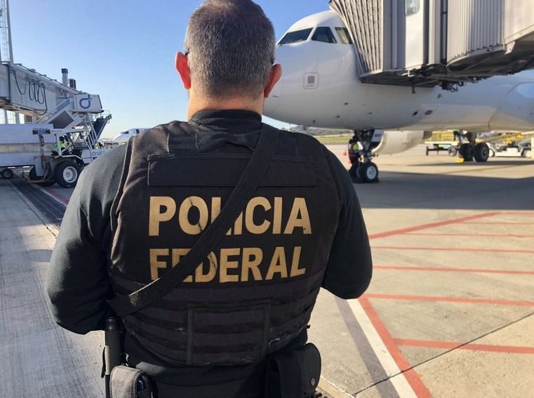 Colombiano que participou de furto milionário no CE é extraditado pela PF
