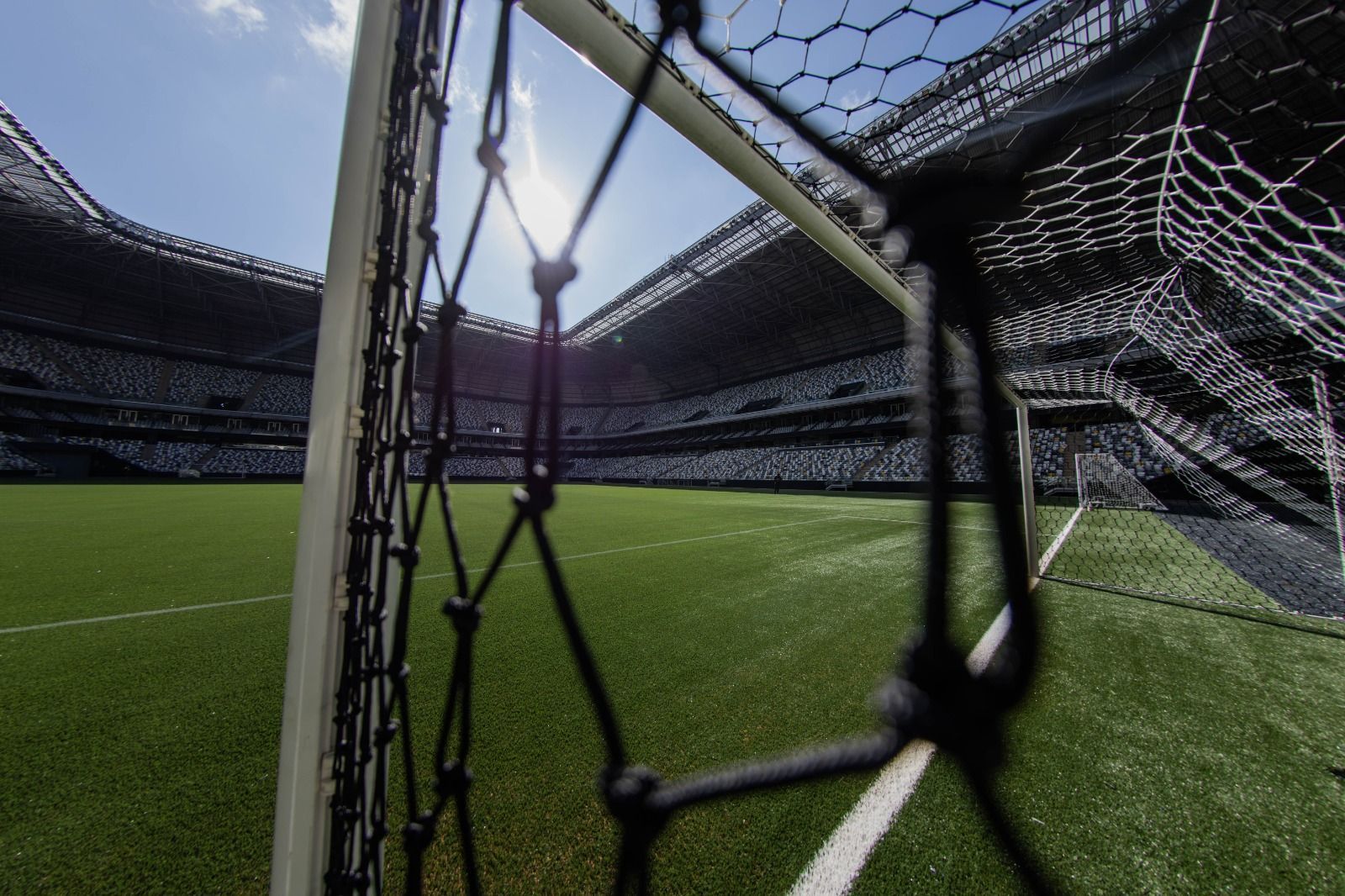 Superintendente do Atlético revela prazo de garantia de novo gramado da Arena MRV