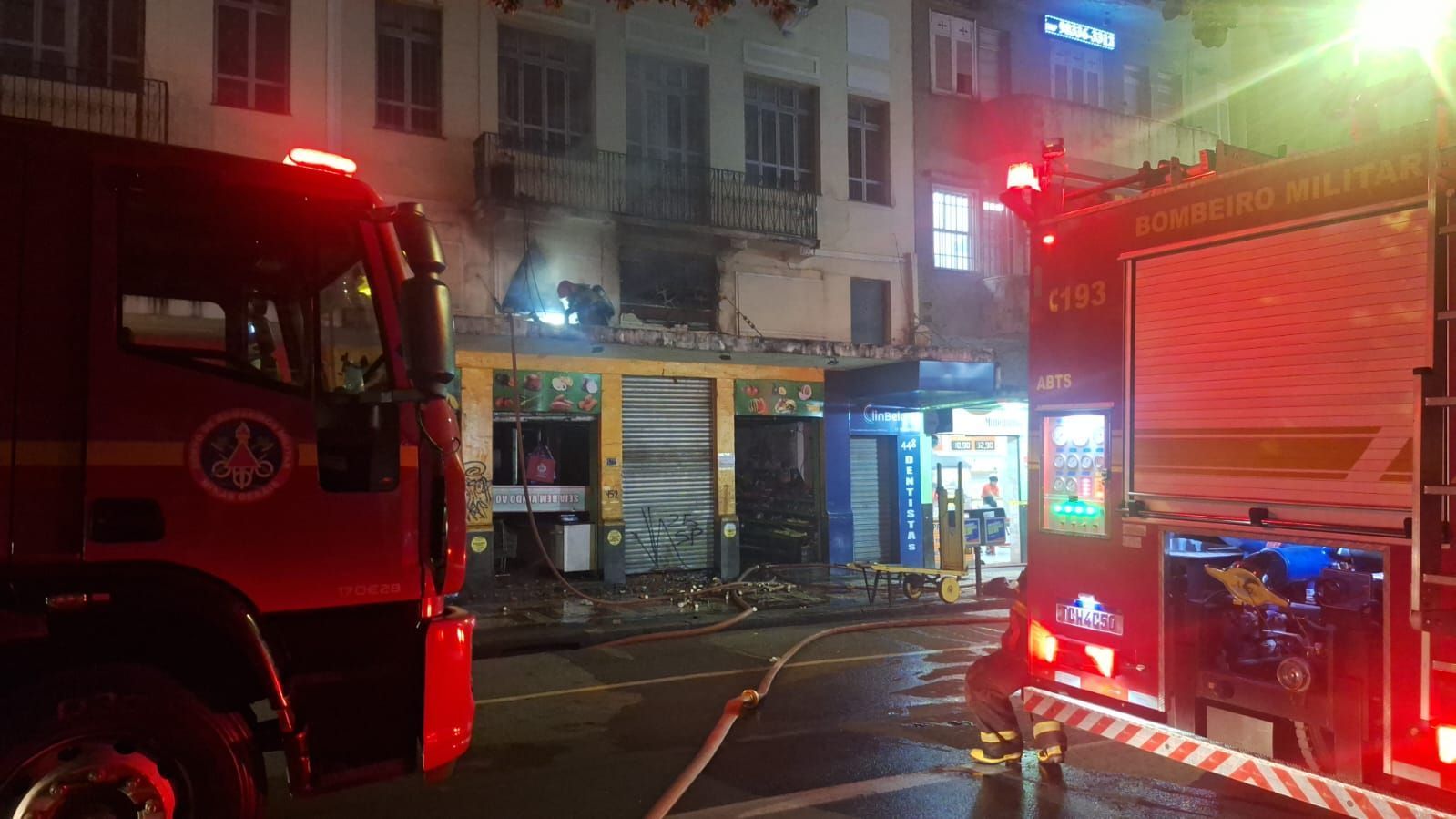 Incêndio destrói sacolão no Centro de BH neste sábado (10)
