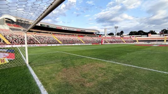 Botafogo-SP e Athletic se enfrentam na Arena Nicnet, em Ribeirão Preto-SP
