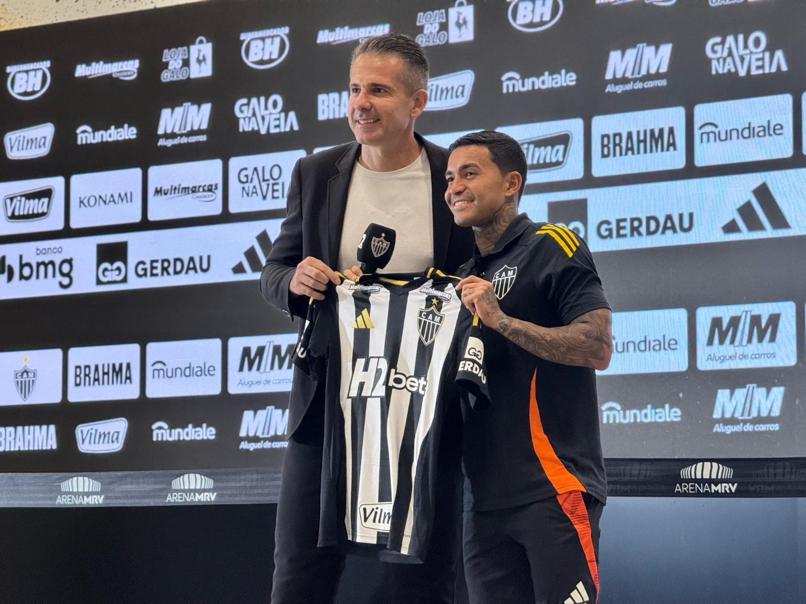 Apresentado no Atlético, Dudu projeta títulos e exalta elenco: 'Muito forte'