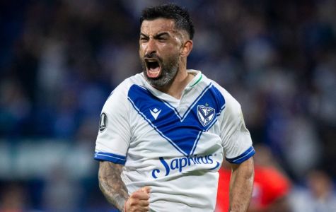 Michael Santos marcou um dos gols do Vélez Sarsfield contra o San Antonio Bulo Bulo