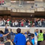 Diretoria do Palestino arremessa objetos na torcida do Cruzeiro no Mineirão; assista