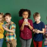 Uso da internet por crianças entre 6 e 8 anos dispara no Brasil, segundo estudo