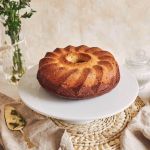 Sem farinha: como fazer um delicioso bolo de maçã com três ingredientes e rico em proteínas