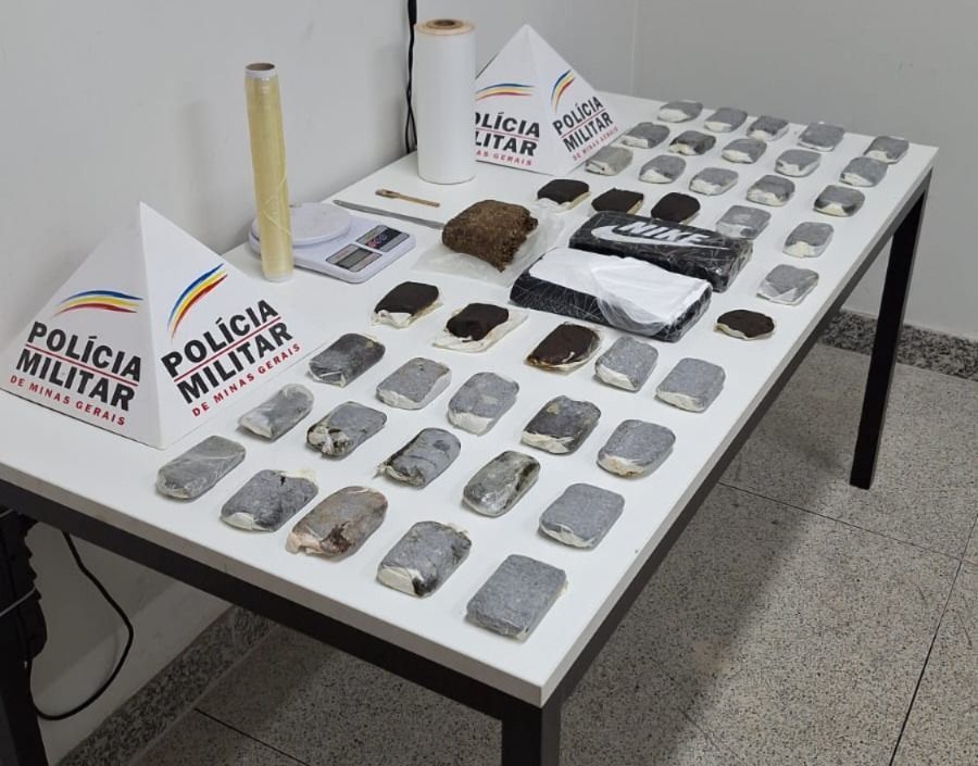 PM retira cerca de meio milhão de reais de circulação em haxixe e cocaína em Fabriciano