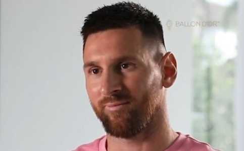 Lionel Messi em entrevista ao canal oficial da Bola de Ouro