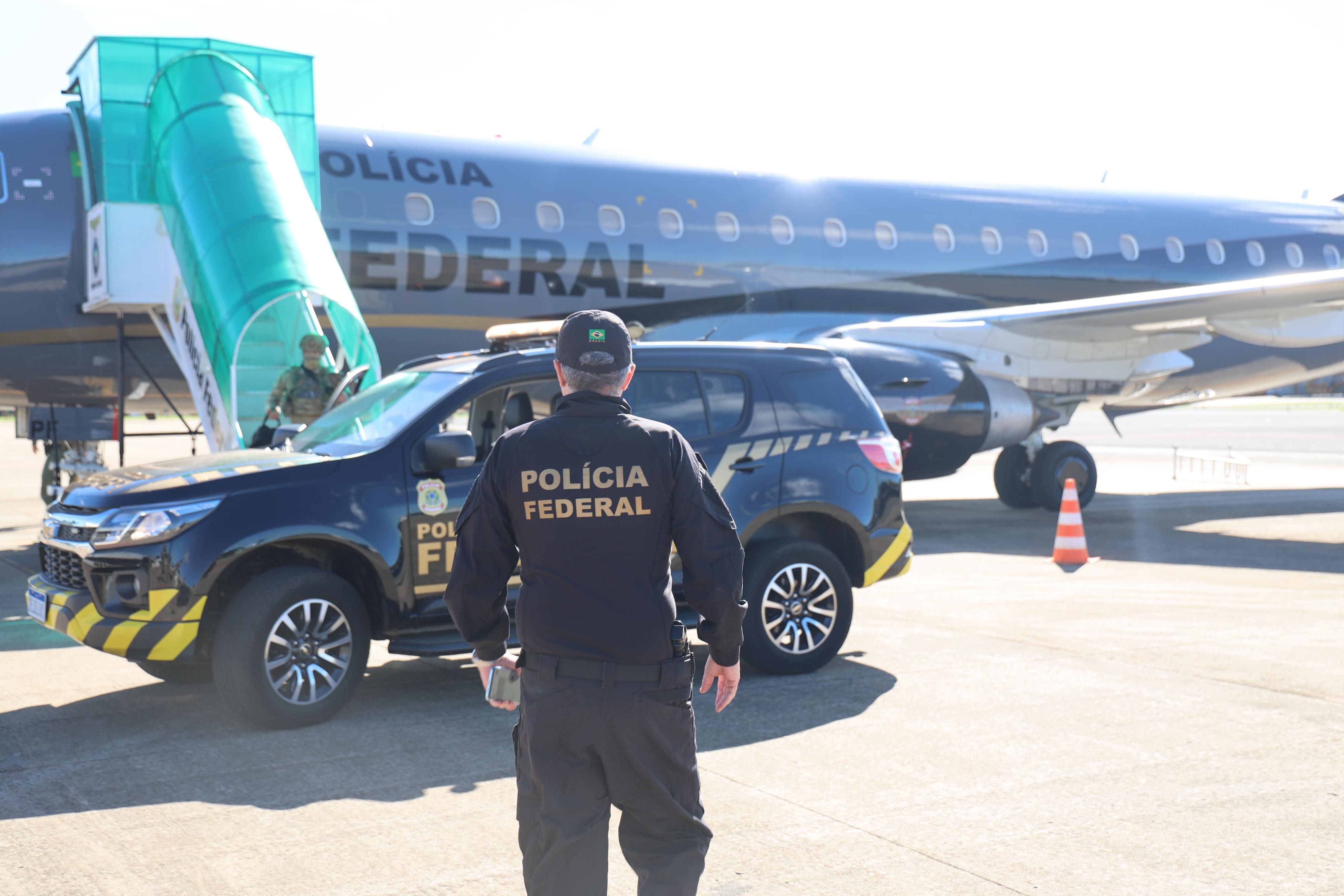 Líder do PCC capturado na Bolívia é transferido para Brasília e terá companhia famosa