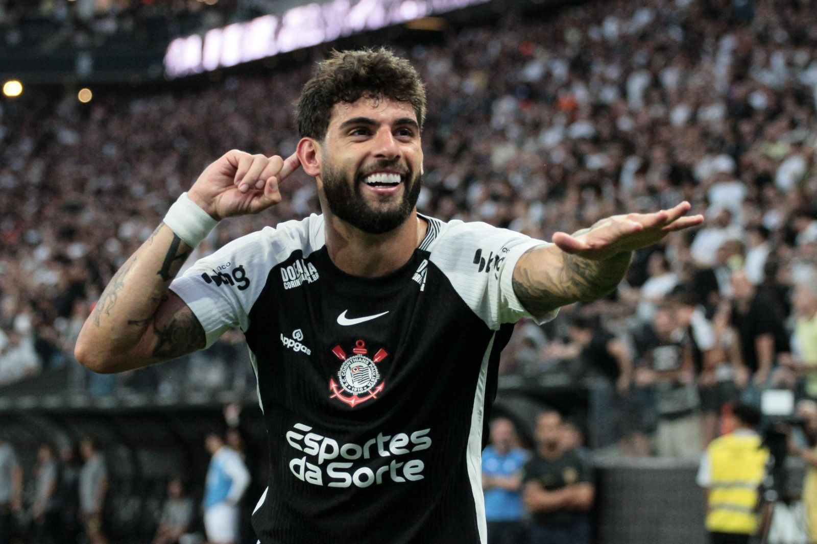 Com gol de Yuri Alberto, Corinthians vence Santos em clássico pouco movimentado