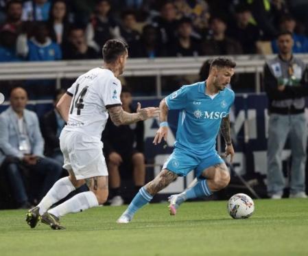 Napoli e Parma empataram em 0 a 0 pelo Campeonato Italiano