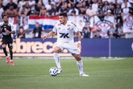 Tiquinho Soares foi titular na derrota do Corinthians para o Santos