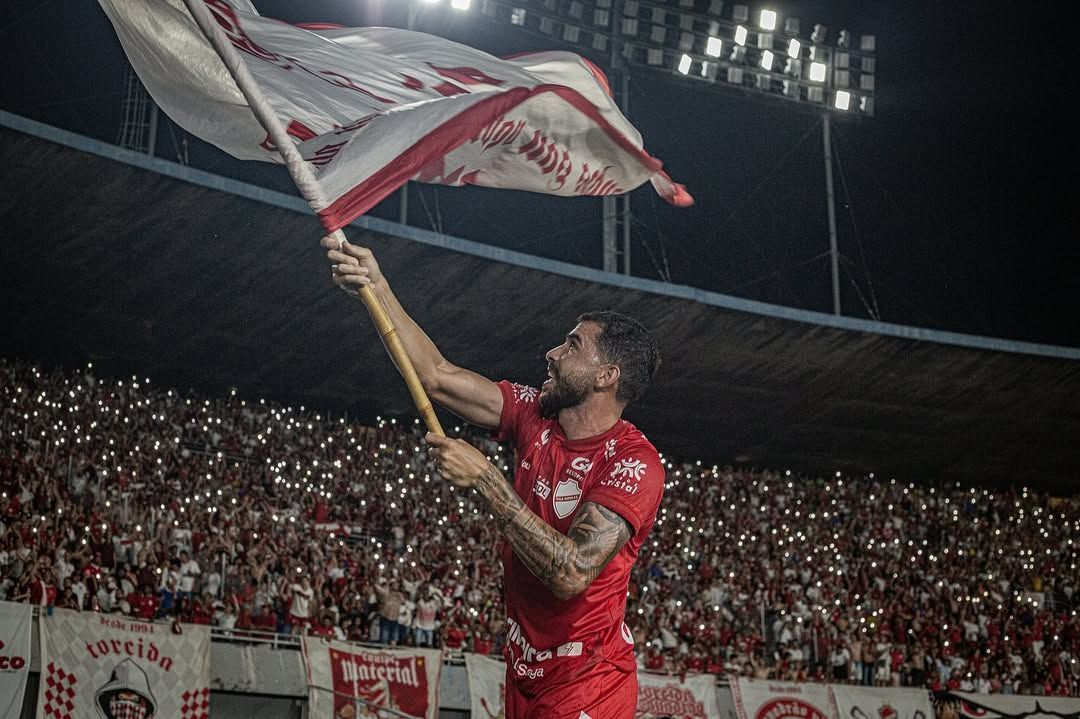Vila Nova anuncia saída de volante antes de duelo com Cruzeiro pela Copa do Brasil