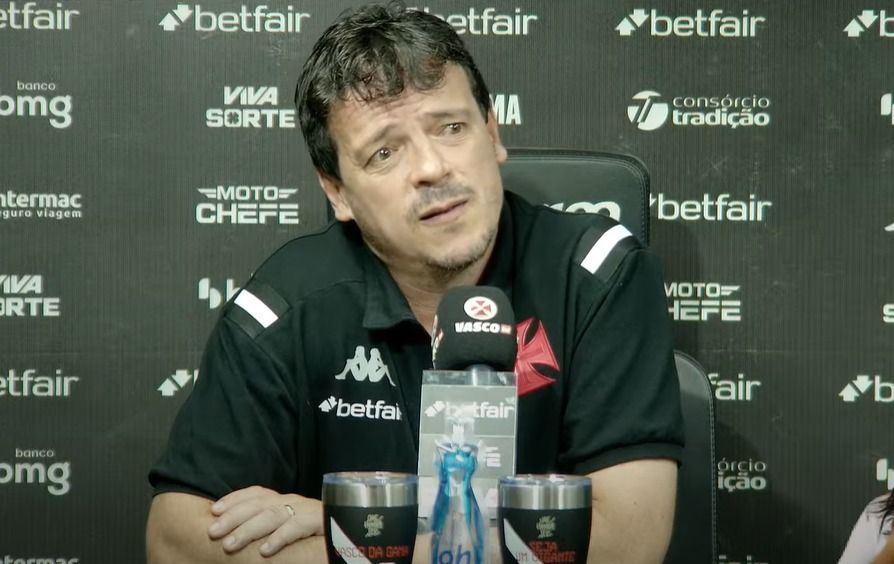 Diniz vê Vasco oscilante contra Operário, mas exalta classificação na Copa do Brasil
