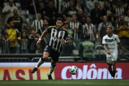Hulk durante a vitória do Atlético sobre o Maringá, pela Copa do Brasil