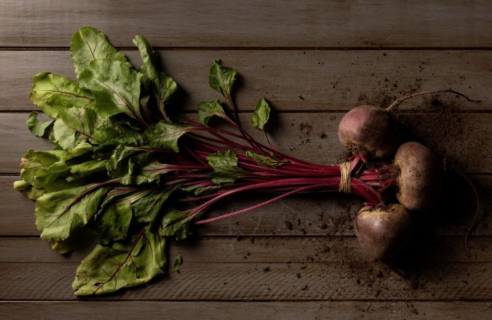 Beterraba crua ou cozida: qual preserva mais nutrientes e garante mais nutrição?