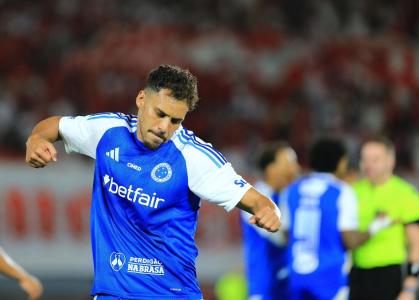 Eduardo durante a goleada do Cruzeiro sobre o Vila Nova na Copa do Brasil