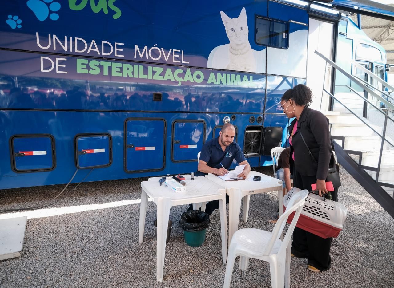 Castração gratuita de cães e gatos começou em Santana do Paraíso