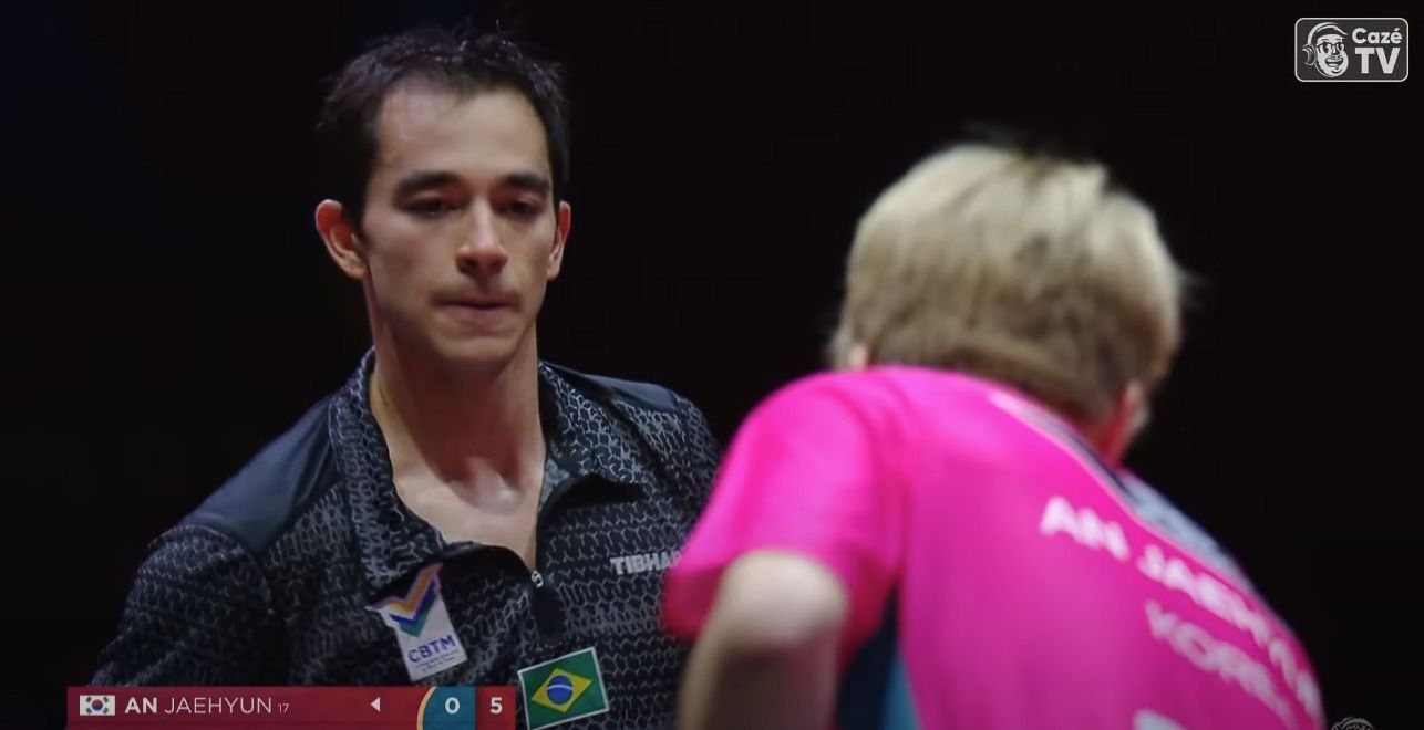 Calderano vence, avança à semifinal e garante medalha histórica no Mundial