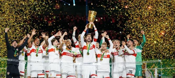 Stuttgart ergue troféu da Copa da Alemanha 2024/25