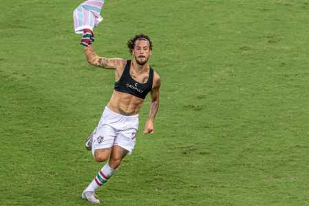 Fluminense vence o Vasco por 2 a 1 com lindo gol de Guga no final da partida