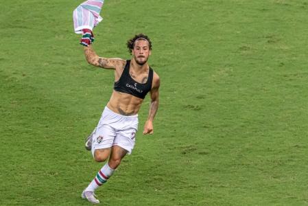Fluminense vence o Vasco por 2 a 1 com lindo gol de Guga no final da partida