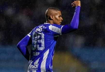 Avaí vence a Chapecoense por 2 a 1 pela Série B do Brasileiro