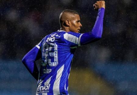 Avaí vence a Chapecoense por 2 a 1 pela Série B do Brasileiro