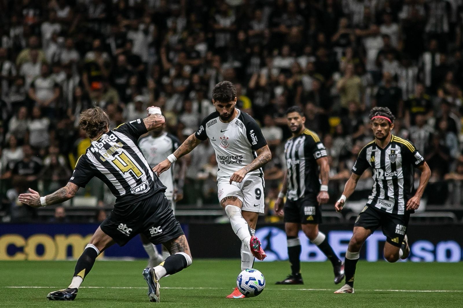 Corinthians atualiza situação de Yuri Alberto após susto contra o Atlético