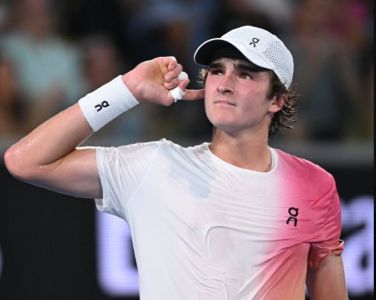 João Fonseca estreia em Roland Garros nesta terça-feira (27)