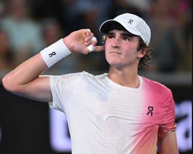 João Fonseca estreia em Roland Garros nesta terça-feira (27)