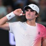 Hubert Hurkacz x João Fonseca, em Roland-Garros: horário e onde assistir ao vivo