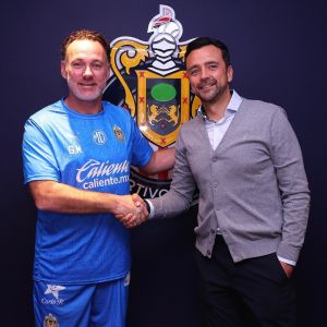 Gabriel Milito foi anunciado como novo treinador do Chivas Guadalajara