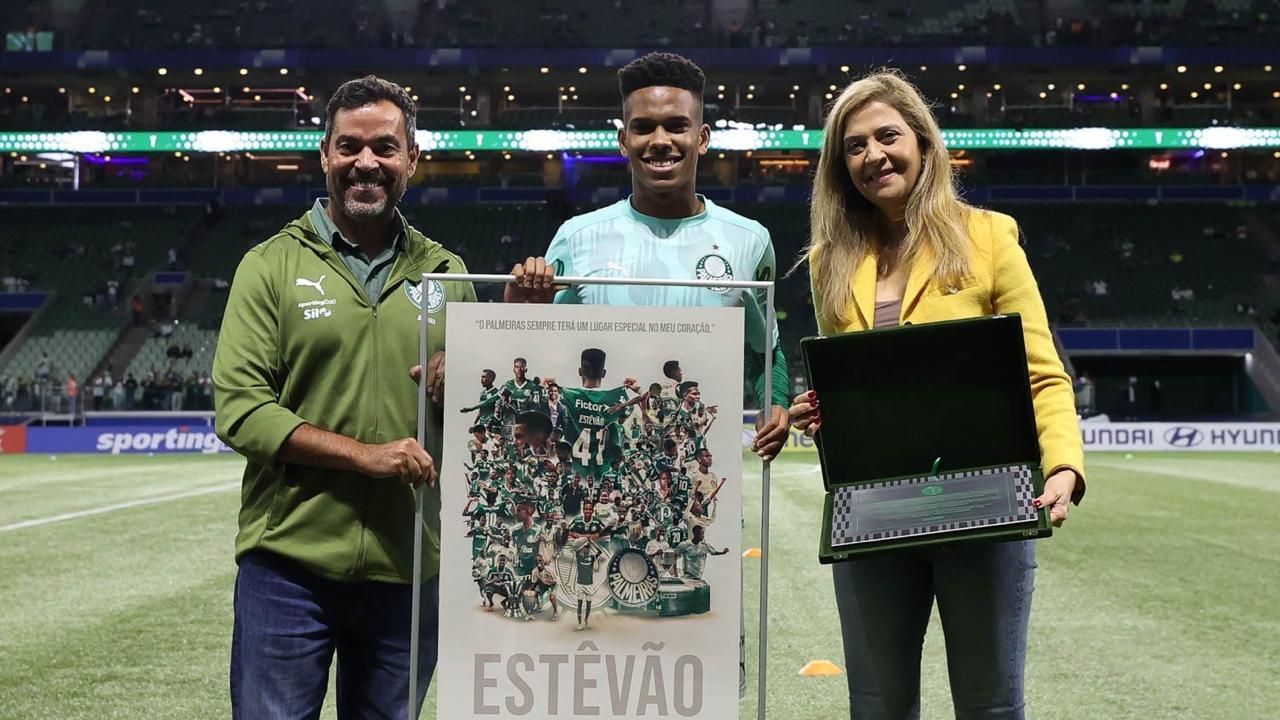Dirigente do Palmeiras é direto sobre redução de estrangeiros: 'Não acredito muito'