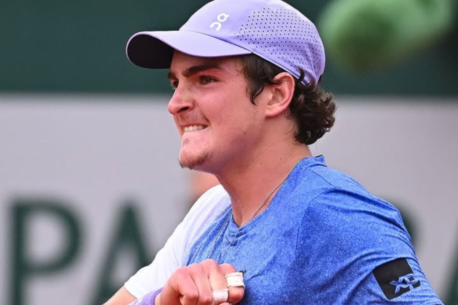 João Fonseca enfrenta peruano para igualar melhor marca no Rio Open