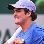 João Fonseca enfrenta peruano para igualar melhor marca no Rio Open