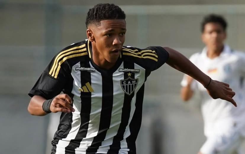 Joia do Atlético, Veneno tenta lance de efeito no Brasileirão Sub-17, e torcida reage
