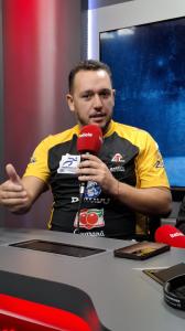 Gabriel Leite, técnico do Batavo Mackenzie, durante entrevista à Itatiaia