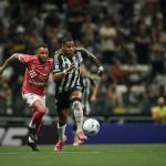 Torcida vaia Atlético após frustração na Sul-Americana: 'Time sem vergonha'