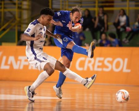 Cruzeiro Futsal perdeu para o Foz Cataratas-PR, nesta sexta-feira (30), em Betim