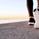 Quantos minutos de caminhada rápida por dia ajudam a prevenir doenças cardiovasculares?