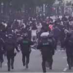 Torcedores do PSG entram em conflito com policiais em Paris durante final da Champions