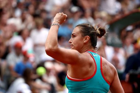 Número 1 do mundo, Aryna Sabalenka confirmou seu favoritismo neste domingo e garantiu vaga nas quartas de final de Roland Garros