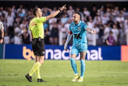 Neymar foi expulso em jogo do Santos