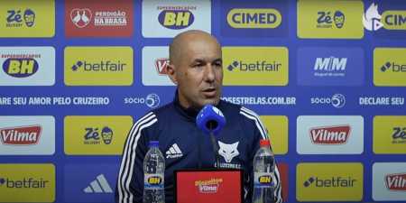 Leonardo Jardim, técnico do Cruzeiro, em entrevista coletiva